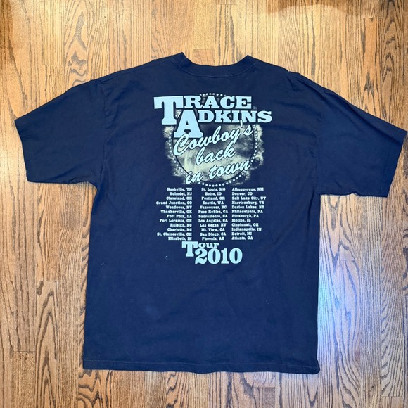 Bayside Trace Adkins 2010 Tour Shirt Cowboy's Back In Town 2XL Black - Picture 3 of 7